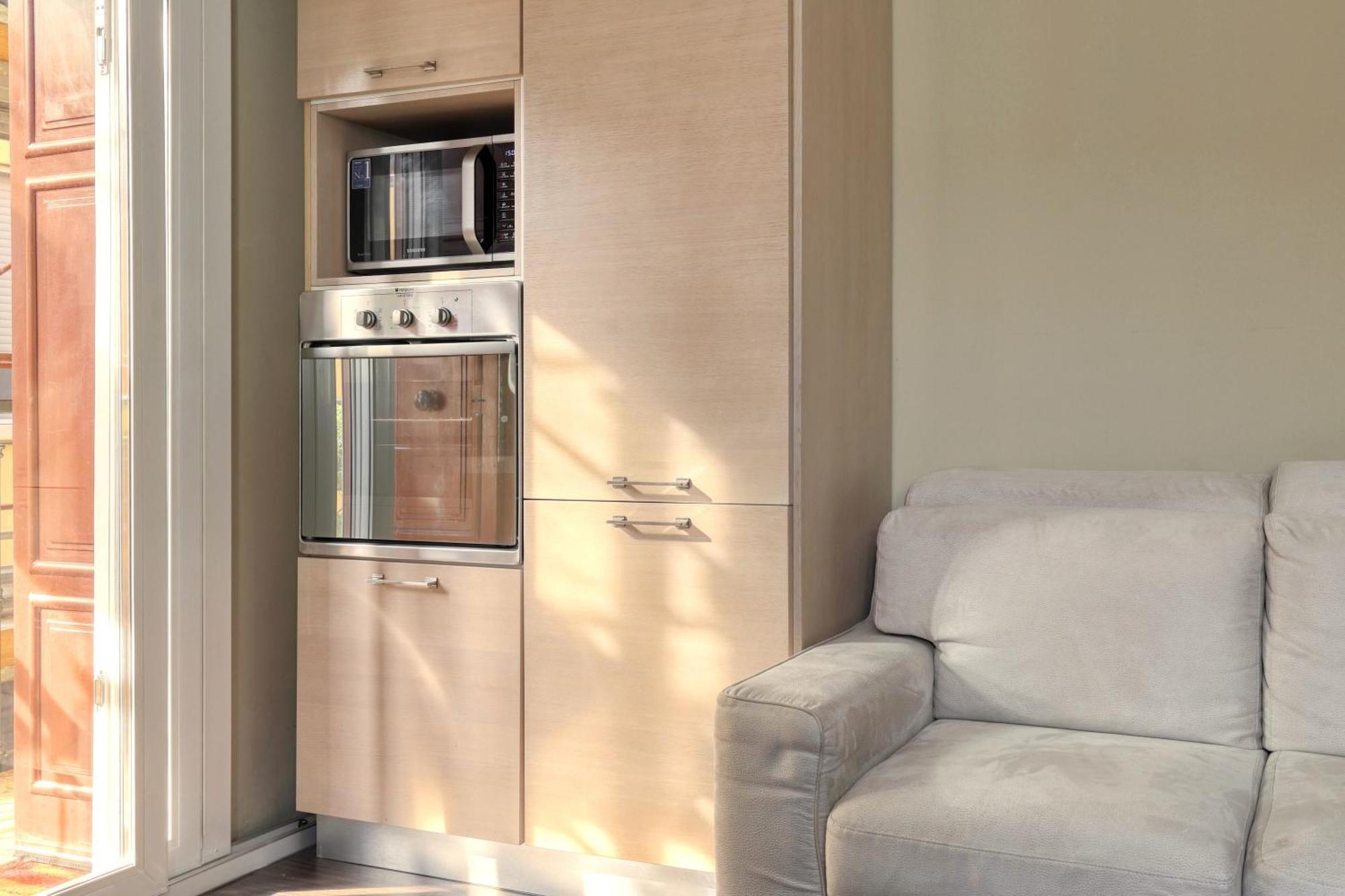 Joivy Bright 1br Flat Near Centro Storico Apartment *